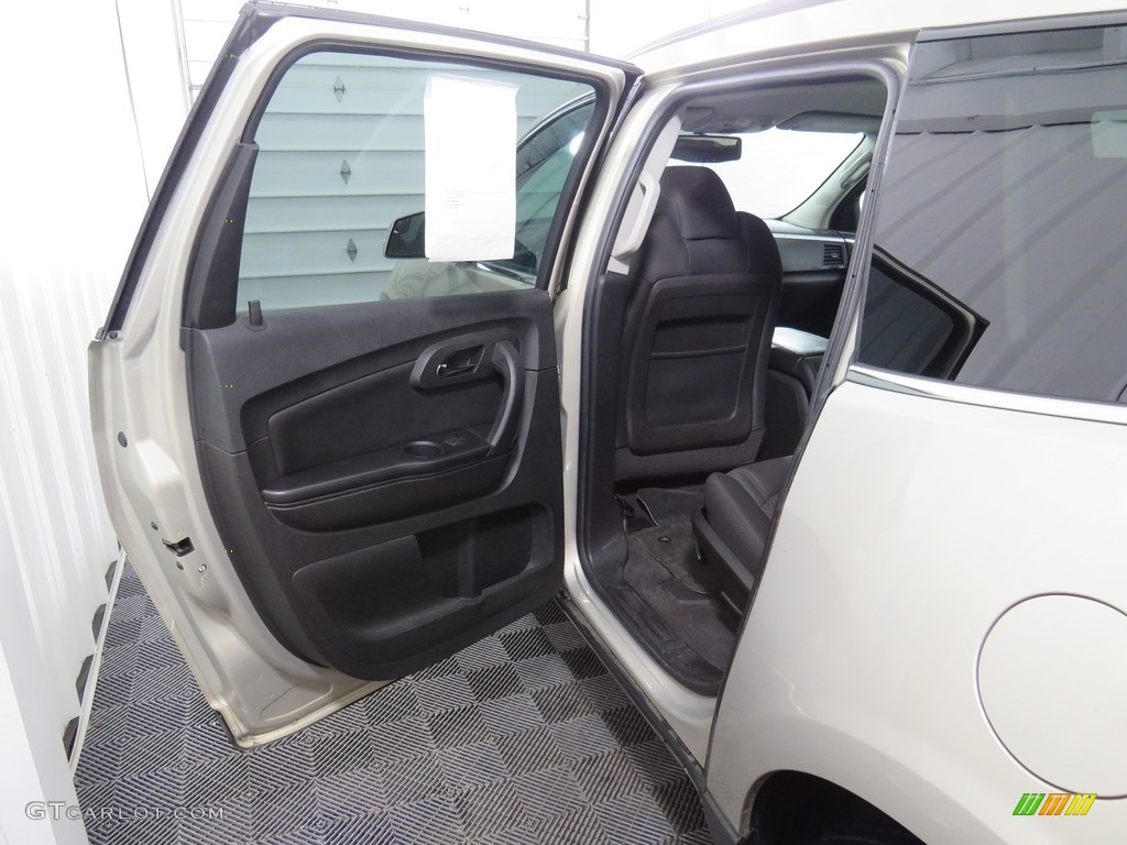 2011 Traverse LT - Gold Mist Metallic / Ebony/Ebony photo #21