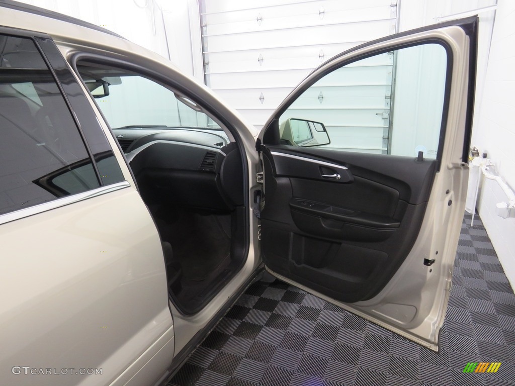 2011 Traverse LT - Gold Mist Metallic / Ebony/Ebony photo #25
