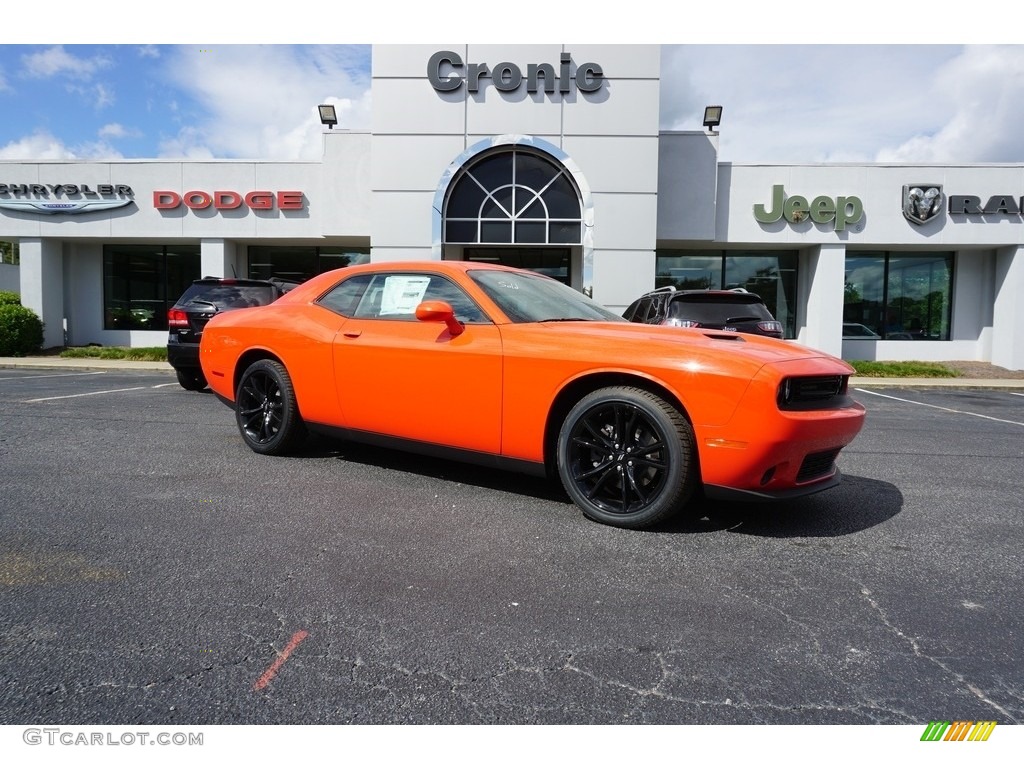 2018 Challenger SXT - Go Mango / Black photo #1