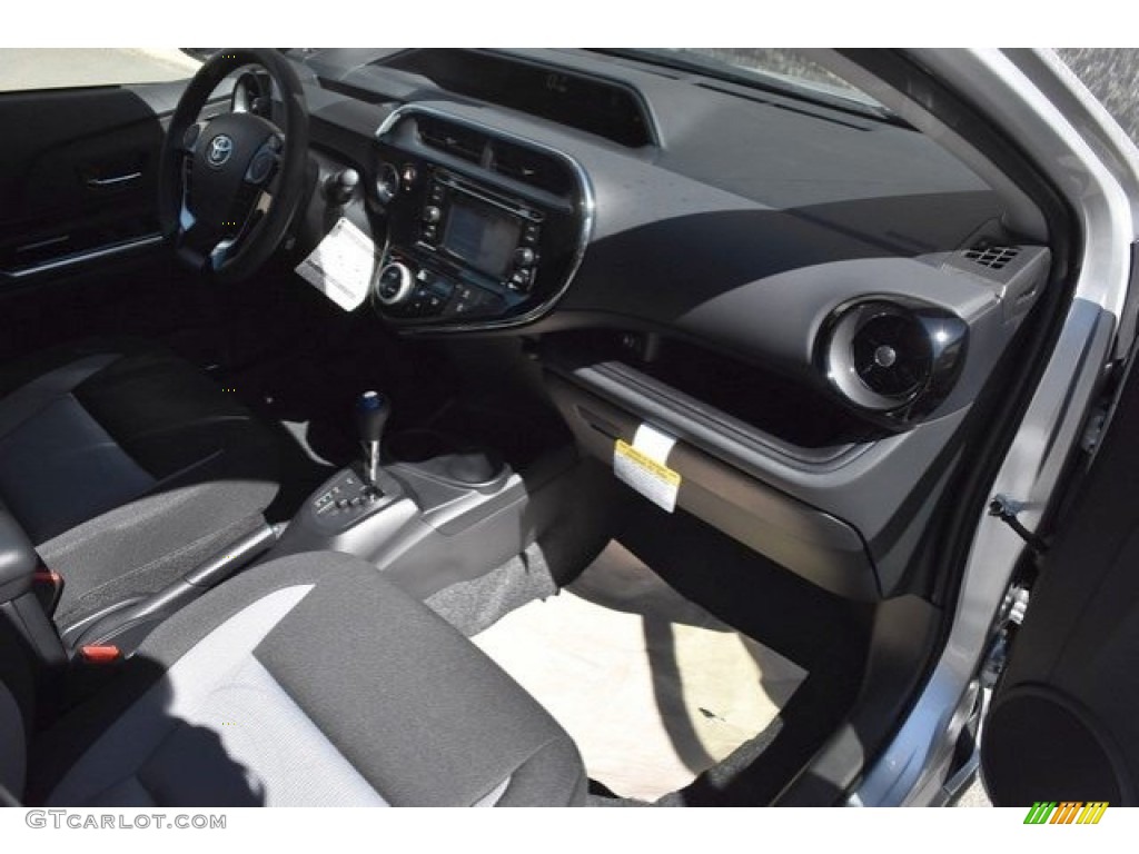 2019 Prius c LE - Classic Silver Metallic / Gray/Black Two Tone photo #10