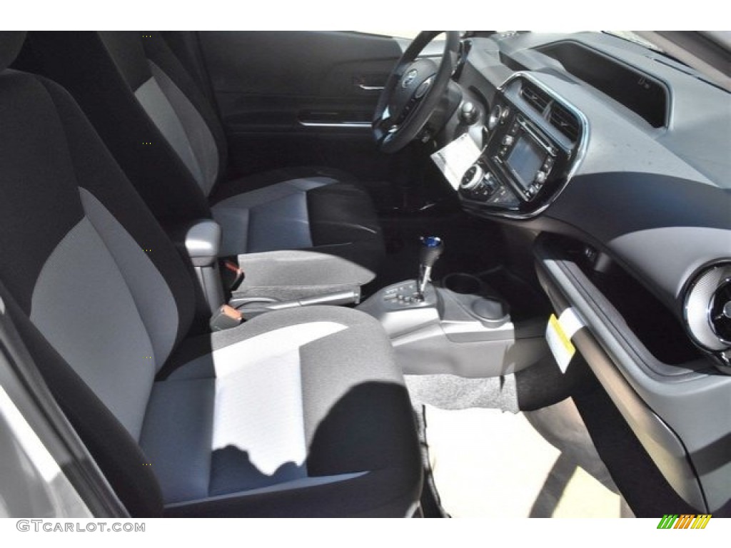 2019 Prius c LE - Classic Silver Metallic / Gray/Black Two Tone photo #11