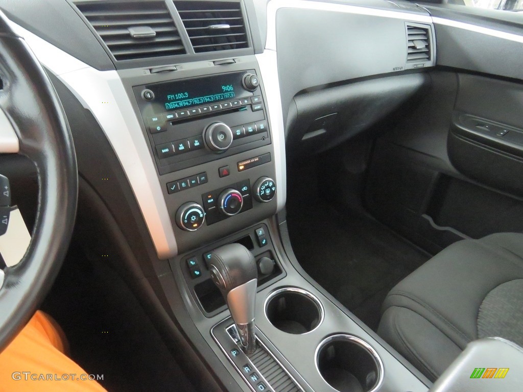 2011 Traverse LT - Gold Mist Metallic / Ebony/Ebony photo #37