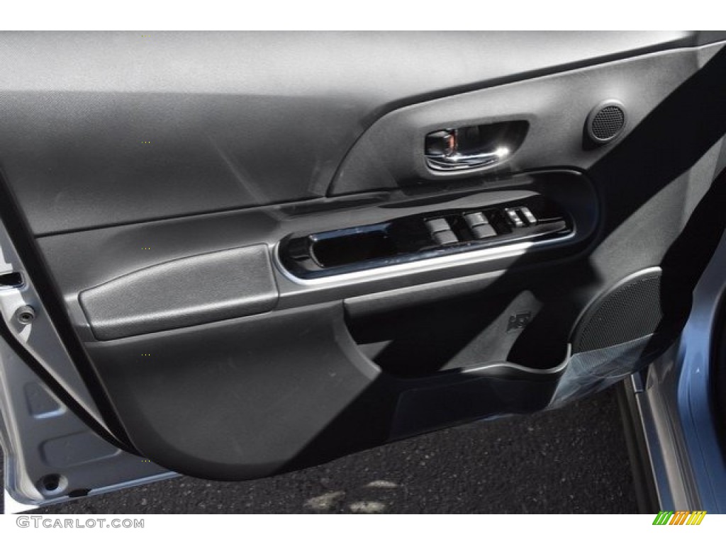 2019 Prius c LE - Classic Silver Metallic / Gray/Black Two Tone photo #19