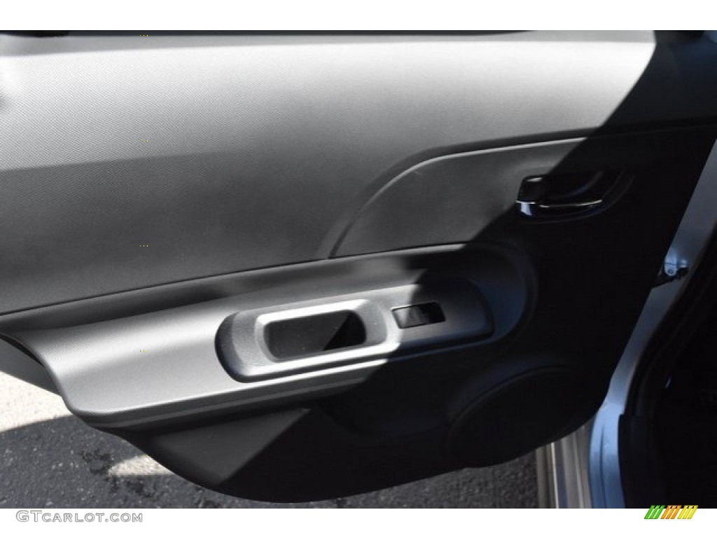 2019 Prius c LE - Classic Silver Metallic / Gray/Black Two Tone photo #20