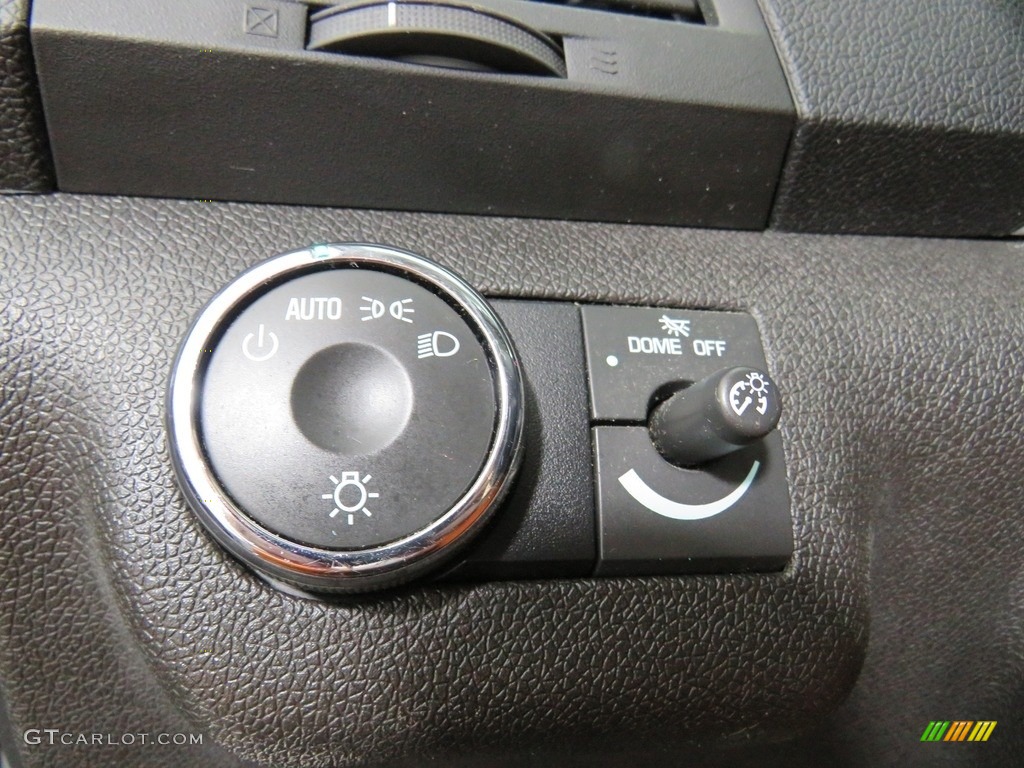 2011 Traverse LT - Gold Mist Metallic / Ebony/Ebony photo #38