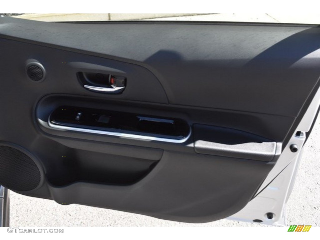 2019 Prius c LE - Classic Silver Metallic / Gray/Black Two Tone photo #21