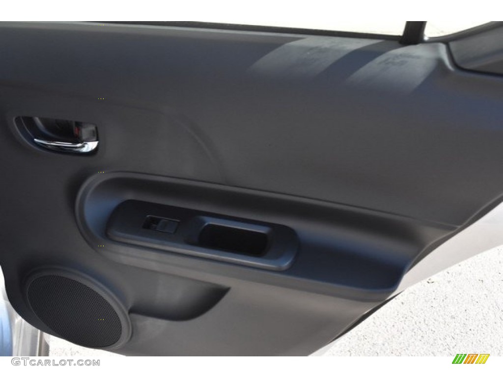 2019 Prius c LE - Classic Silver Metallic / Gray/Black Two Tone photo #22