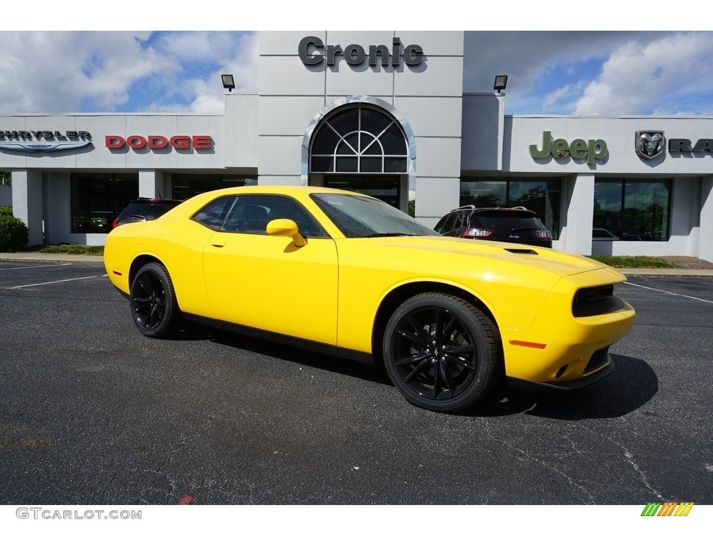 2018 Challenger SXT - Yellow Jacket / Black photo #1