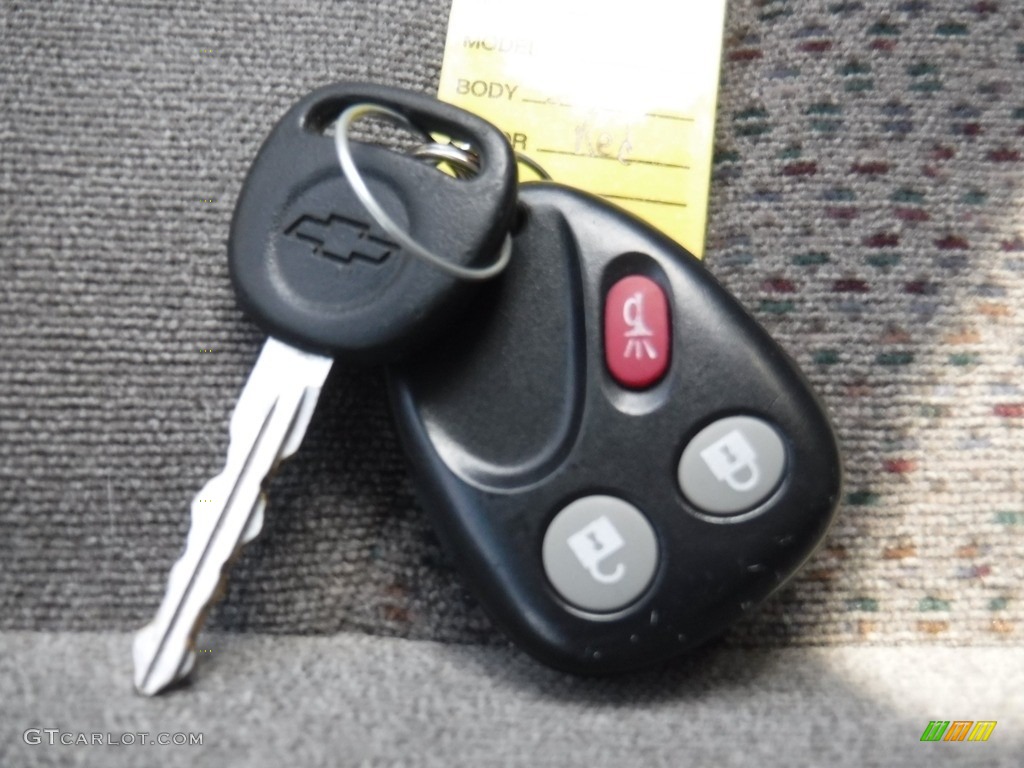 2003 Tahoe LS 4x4 - Redfire Metallic / Gray/Dark Charcoal photo #17