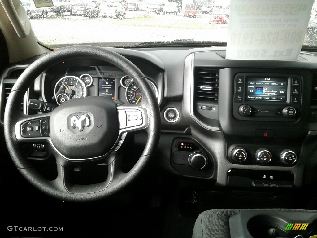 2019 1500 Tradesman Crew Cab - Diamond Black Crystal Pearl / Black photo #13