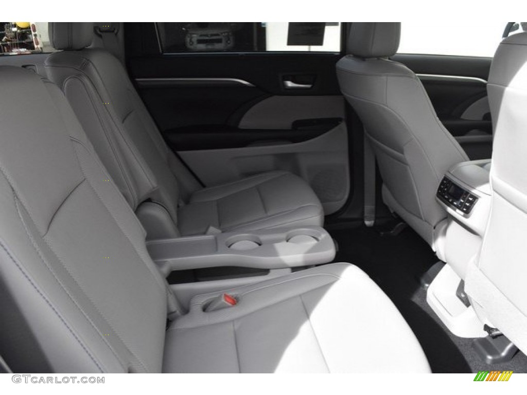 2019 Toyota Highlander Limited Platinum AWD Rear Seat Photo #129618485