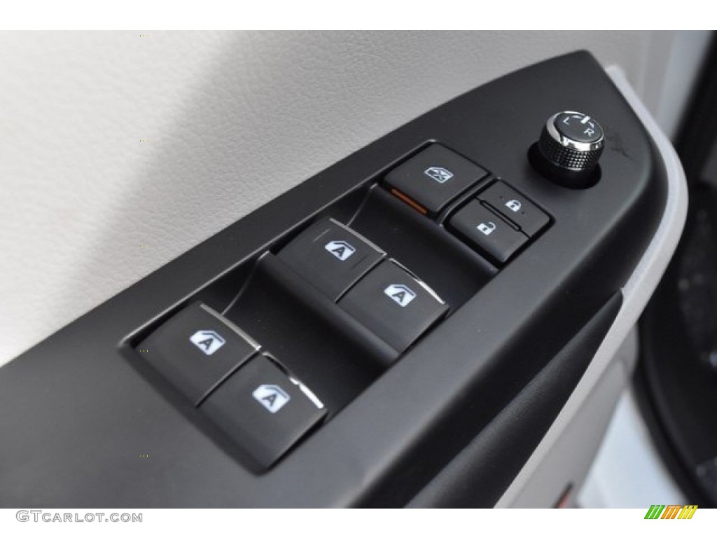 2019 Toyota Highlander Limited Platinum AWD Controls Photo #129618662