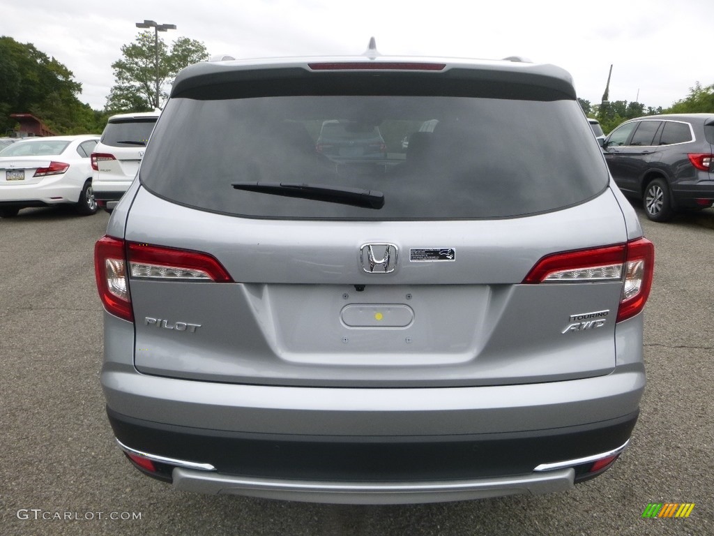 2019 Pilot Touring AWD - Lunar Silver Metallic / Gray photo #3