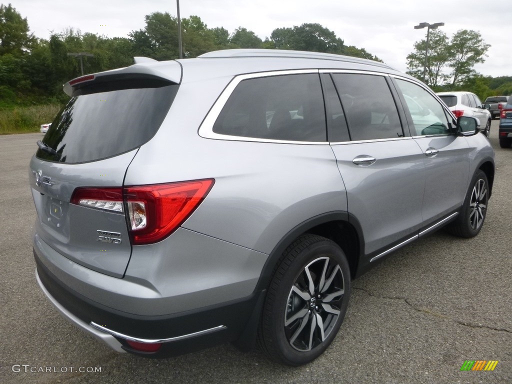 2019 Pilot Touring AWD - Lunar Silver Metallic / Gray photo #4