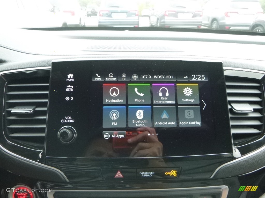 2019 Pilot Touring AWD - Lunar Silver Metallic / Gray photo #14