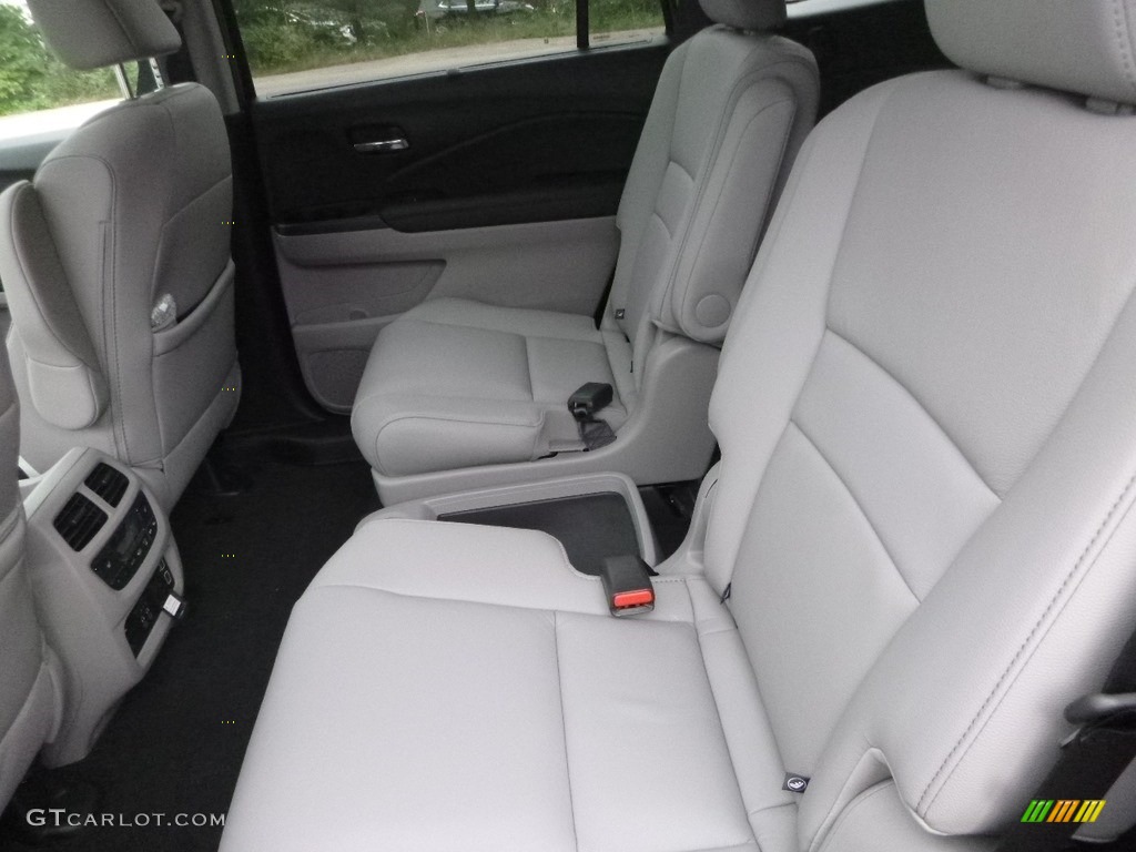 Gray Interior 2019 Honda Pilot Touring AWD Photo #129621656
