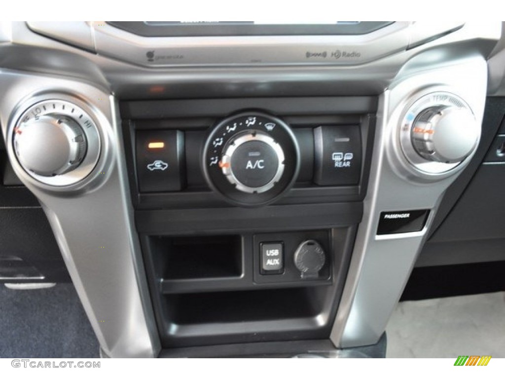 2019 Toyota 4Runner SR5 Premium 4x4 Controls Photo #129624577