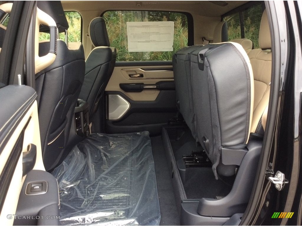 2019 1500 Limited Crew Cab 4x4 - Diamond Black Crystal Pearl / Black/Light Frost Beige photo #19