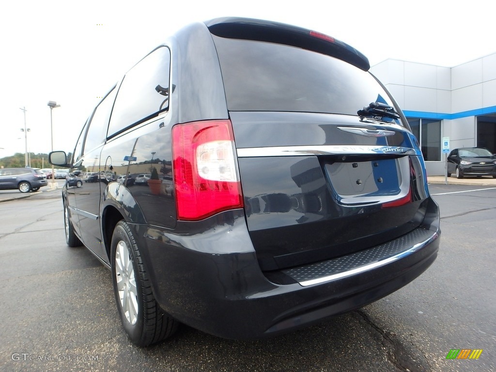 2013 Town & Country Touring - Maximum Steel Metallic / Black/Light Graystone photo #5