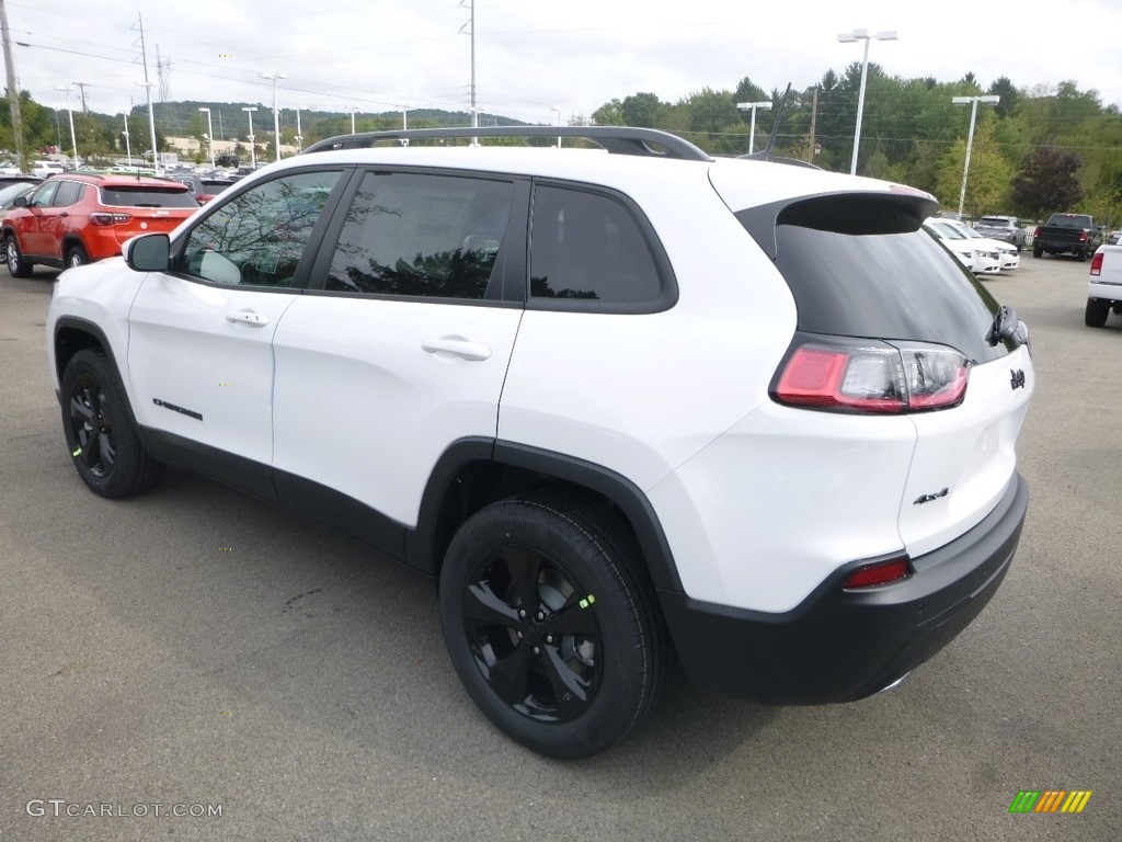 2019 Cherokee Latitude Plus 4x4 - Bright White / Black photo #2