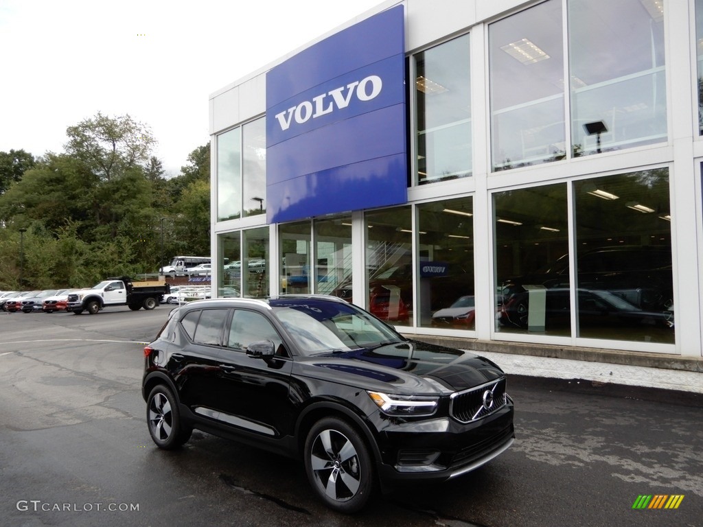 Black Stone 2019 Volvo XC40 T5 Momentum AWD Exterior Photo #129633683
