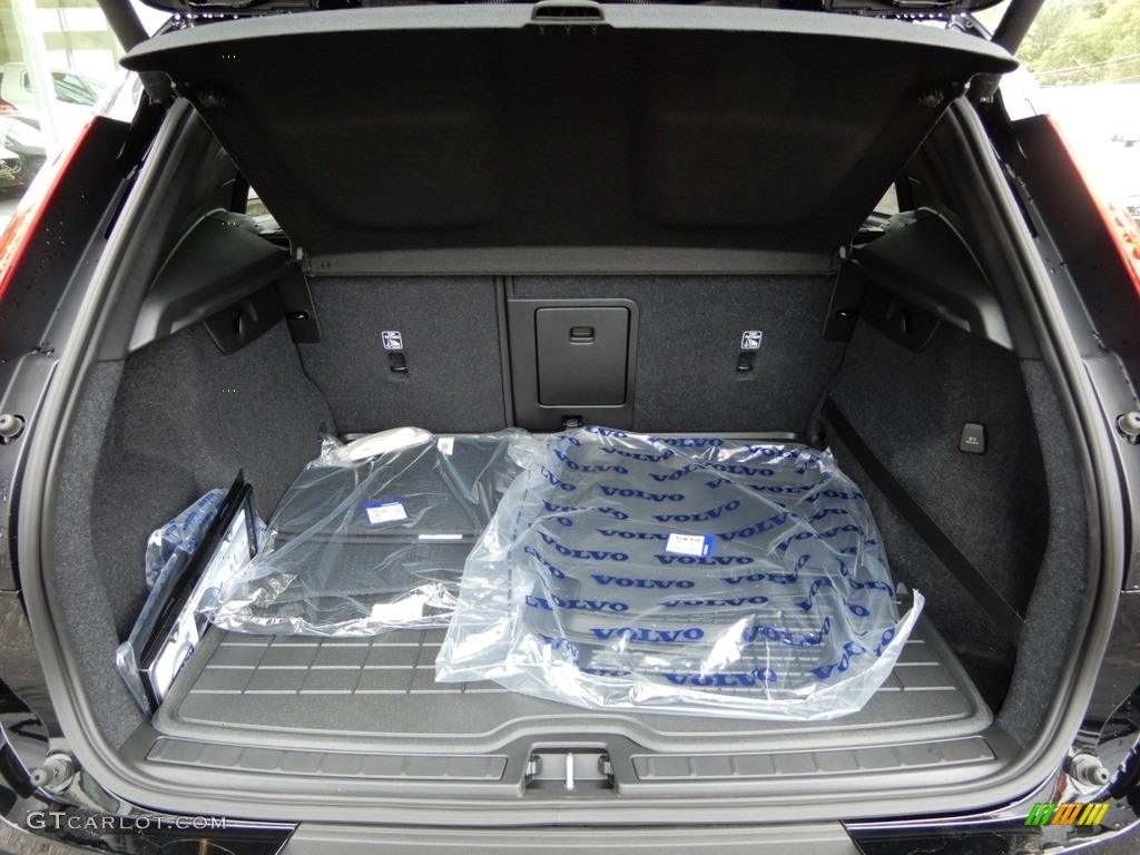 2019 Volvo XC40 T5 Momentum AWD Trunk Photo #129633734