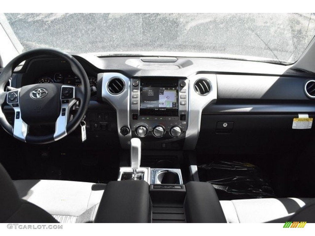 2019 Tundra SR5 CrewMax 4x4 - Super White / Graphite photo #8