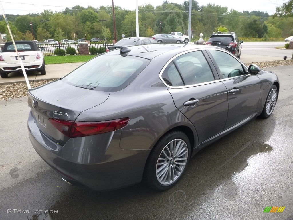 2018 Giulia Ti AWD - Vesuvio Gray Metallic / Black/Red photo #7