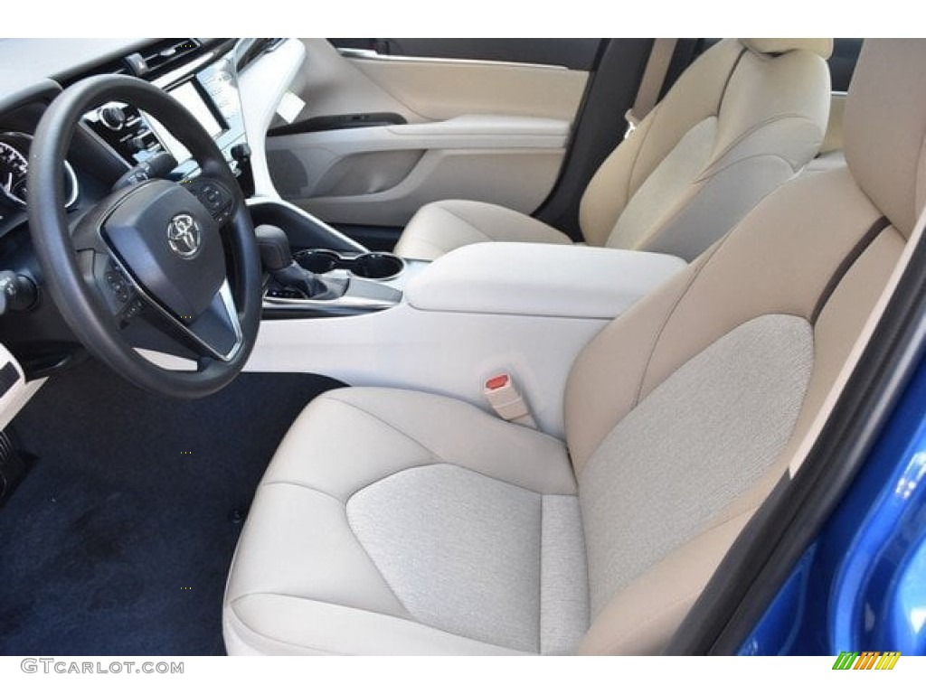 Macadamia Interior 2019 Toyota Camry LE Photo #129641522