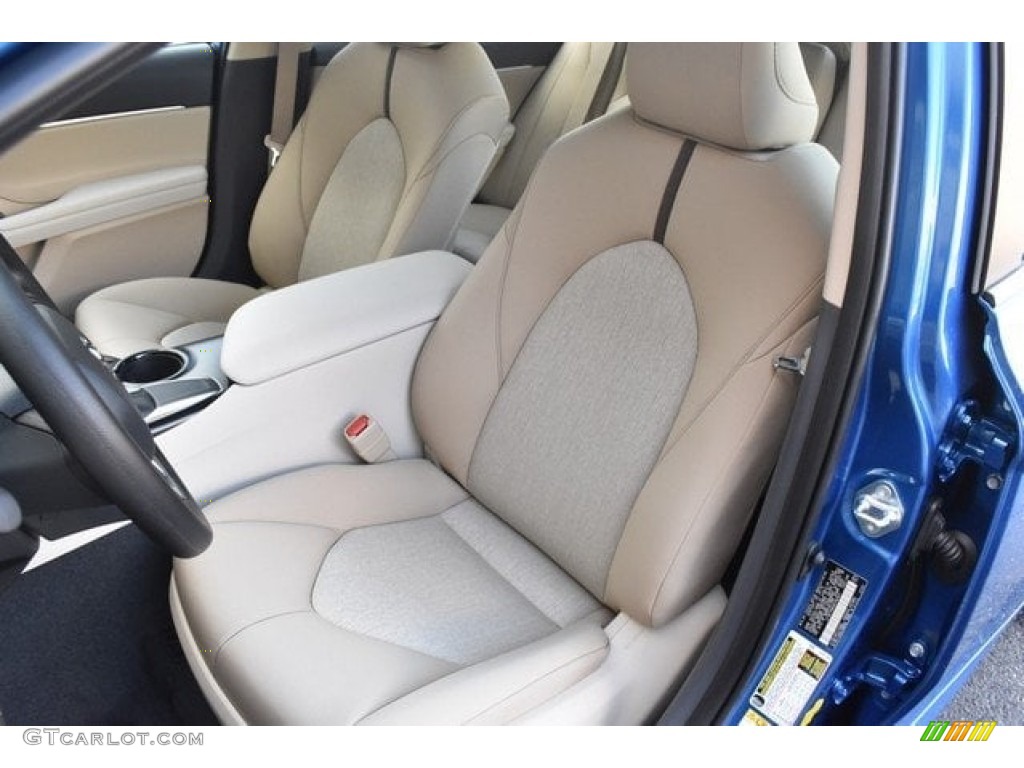 Macadamia Interior 2019 Toyota Camry LE Photo #129641531