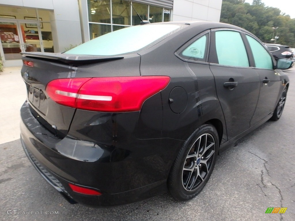 2015 Focus SE Sedan - Tuxedo Black Metallic / Charcoal Black photo #2