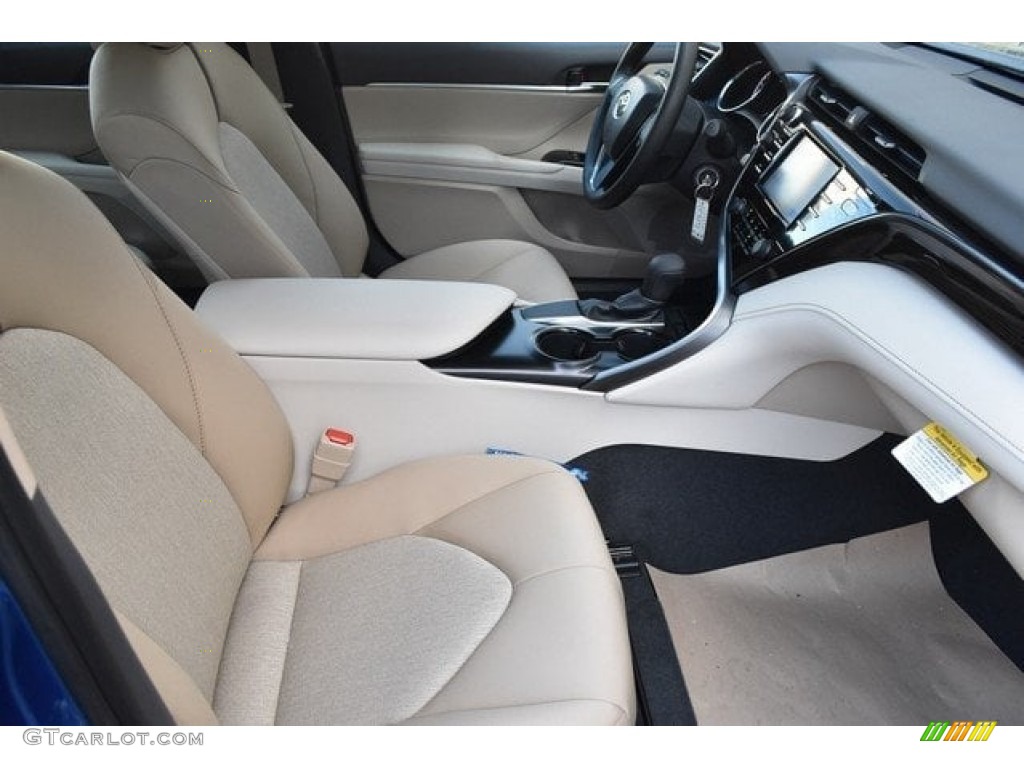 2019 Camry LE - Blue Streak Metallic / Macadamia photo #12