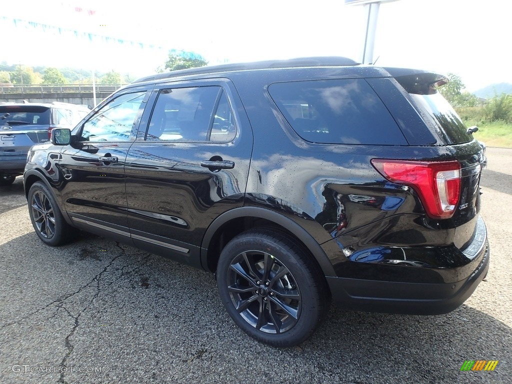 2018 Explorer XLT 4WD - Shadow Black / Ebony Black photo #5