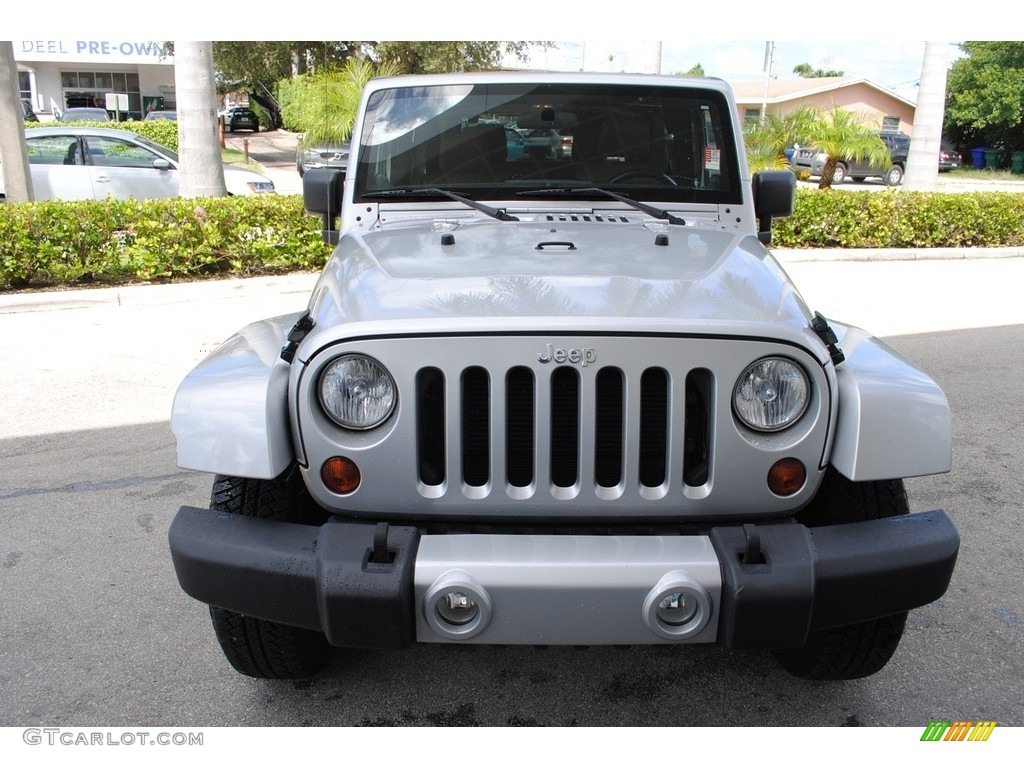 2012 Wrangler Sahara 4x4 - Bright Silver Metallic / Black/Dark Saddle photo #3