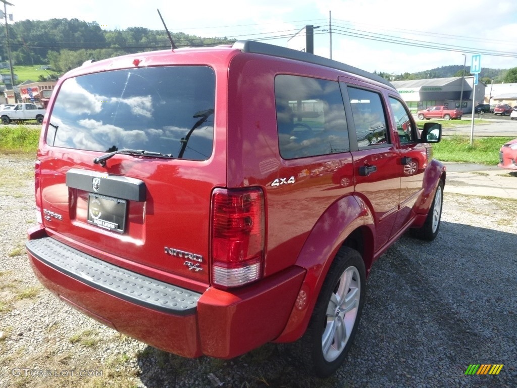 2011 Nitro Heat 4.0 4x4 - Redline 2-Coat Pearl / Dark Slate Gray photo #5
