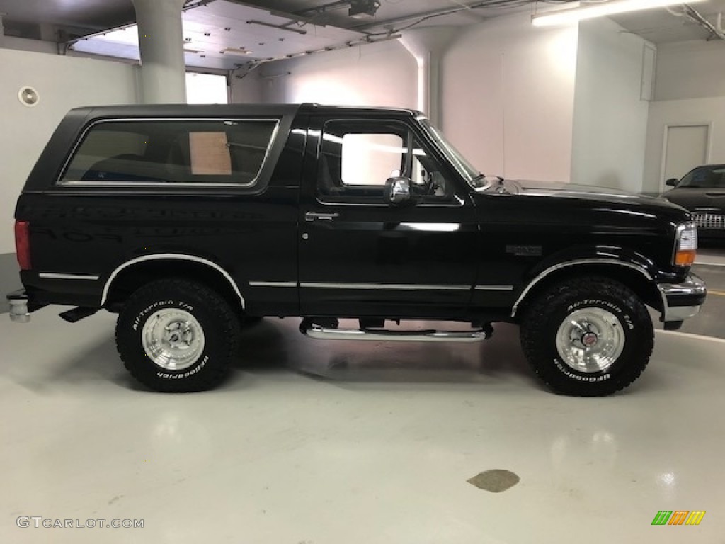 Black 1992 Ford Bronco XLT 4x4 Exterior Photo #129657972