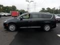 2019 Brilliant Black Crystal Pearl Chrysler Pacifica Touring L  photo #3