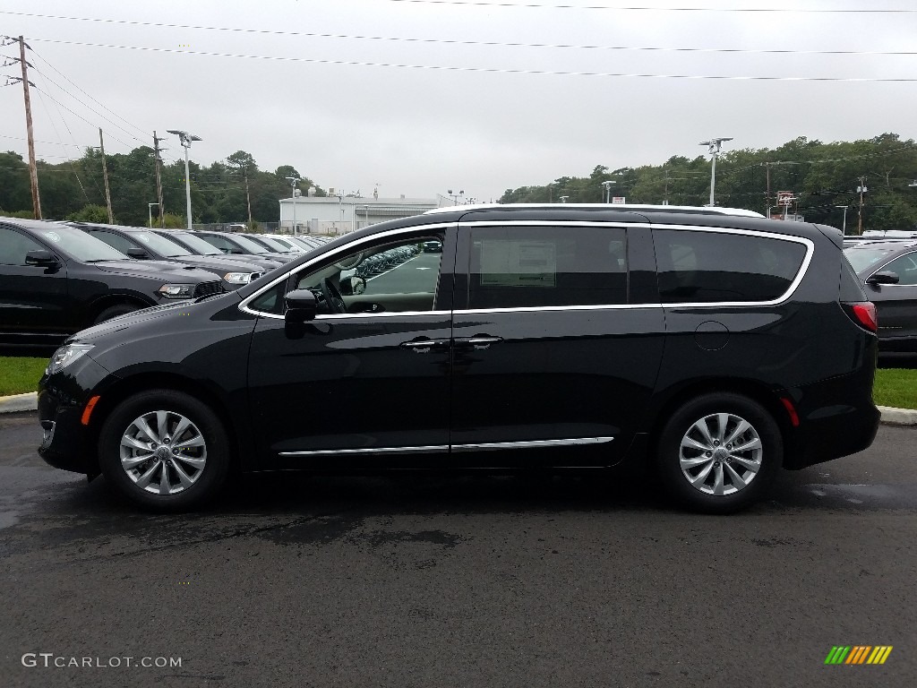 Brilliant Black Crystal Pearl 2019 Chrysler Pacifica Touring L Exterior Photo #129659326