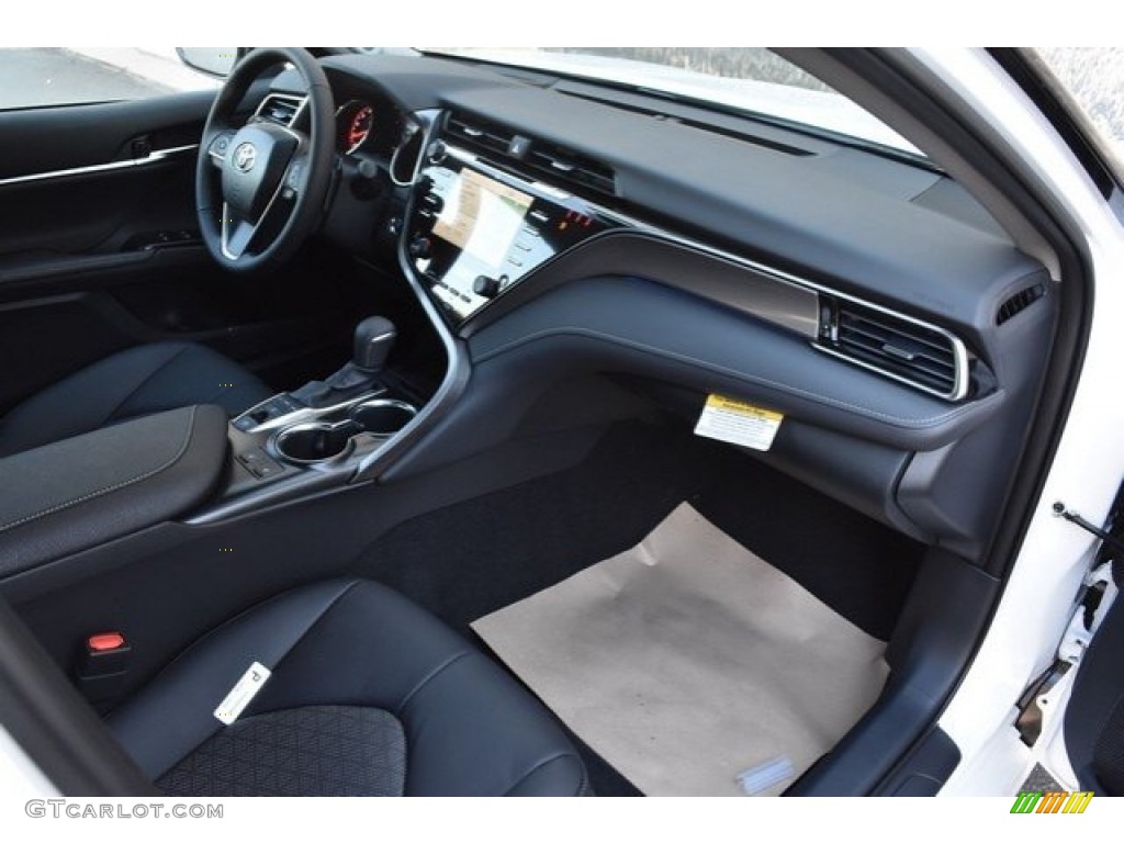 2019 Camry XSE - Wind Chill Pearl / Black photo #11