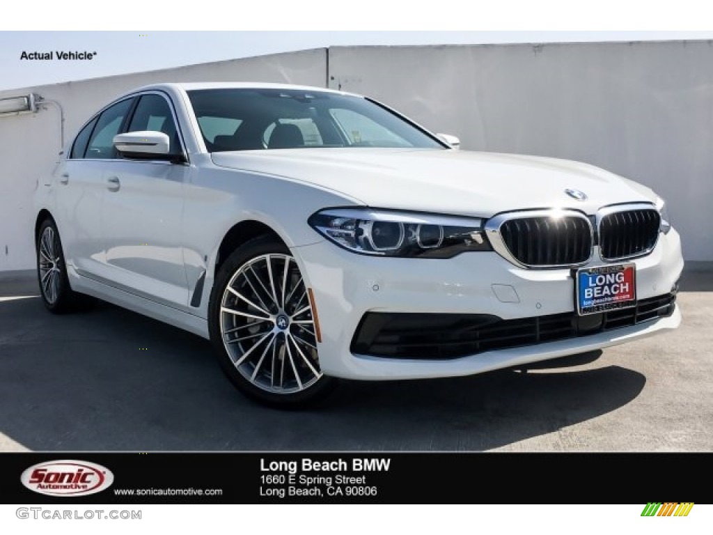 2019 5 Series 530e iPerformance Sedan - Alpine White / Black photo #1