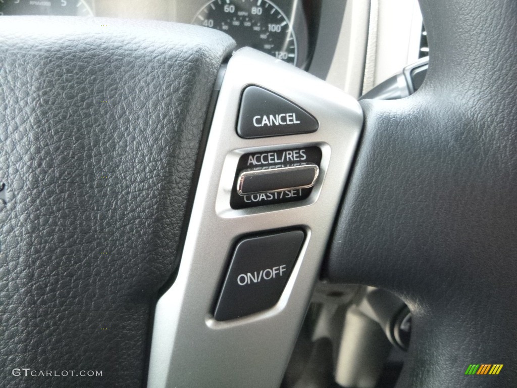 2018 Titan S Crew Cab 4x4 - Glacier White / Black photo #20