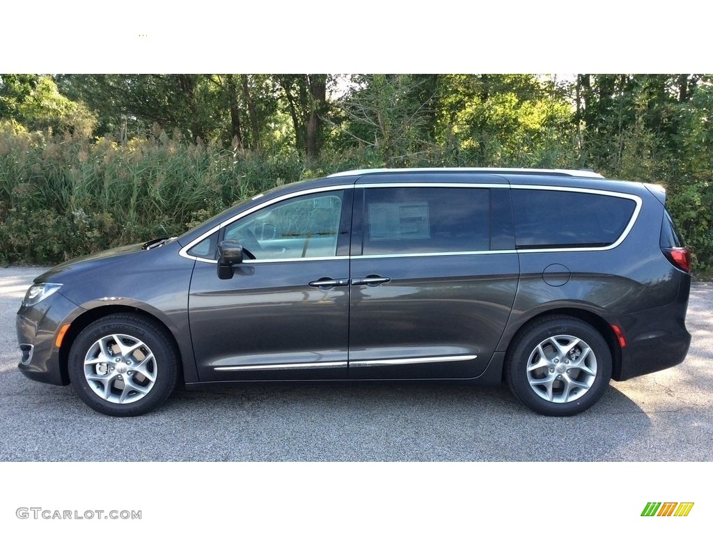 Granite Crystal Metallic 2019 Chrysler Pacifica Touring L Plus Exterior Photo #129681869