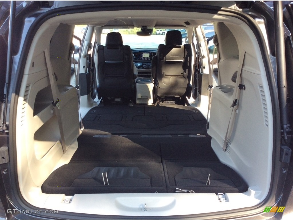 2019 Chrysler Pacifica Touring L Plus Trunk Photo #129682223