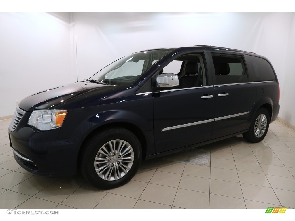 2015 Town & Country Touring-L - True Blue Pearl / Black/Light Graystone photo #3