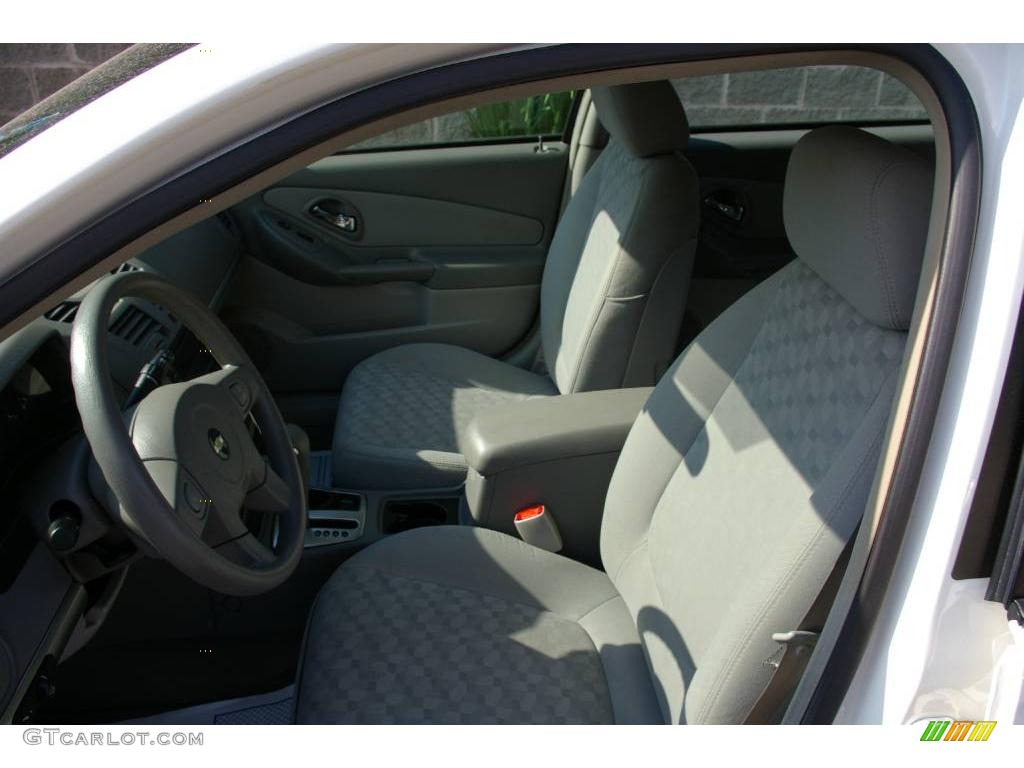 2005 Malibu Maxx LS Wagon - White / Gray photo #3