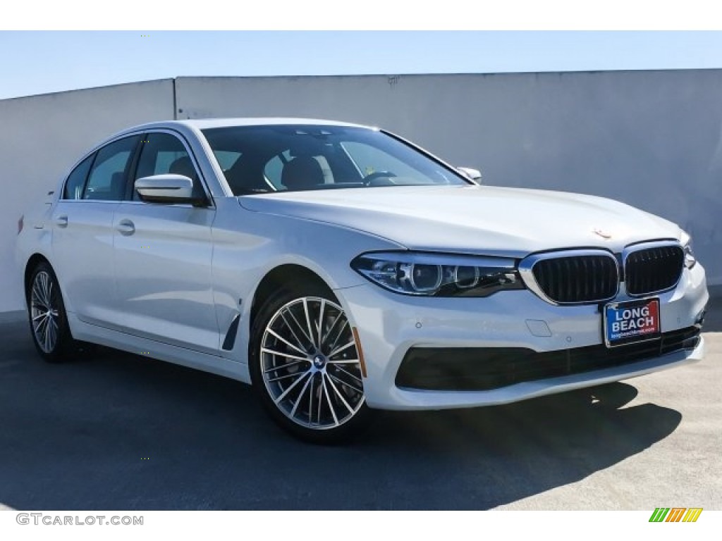 Mineral White Metallic 2019 BMW 5 Series 530e iPerformance Sedan Exterior Photo #129692681