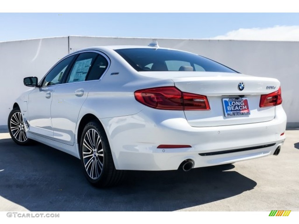 2019 5 Series 530e iPerformance Sedan - Mineral White Metallic / Cognac photo #2