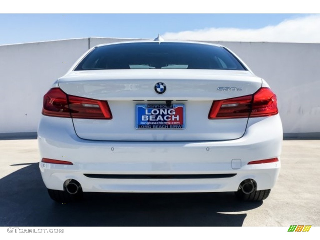 2019 5 Series 530e iPerformance Sedan - Alpine White / Black photo #3
