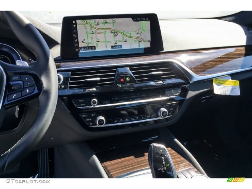 2019 5 Series 530e iPerformance Sedan - Alpine White / Black photo #6