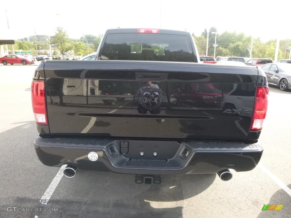 2019 1500 Classic Express Quad Cab 4x4 - Brilliant Black Crystal Pearl / Black photo #4